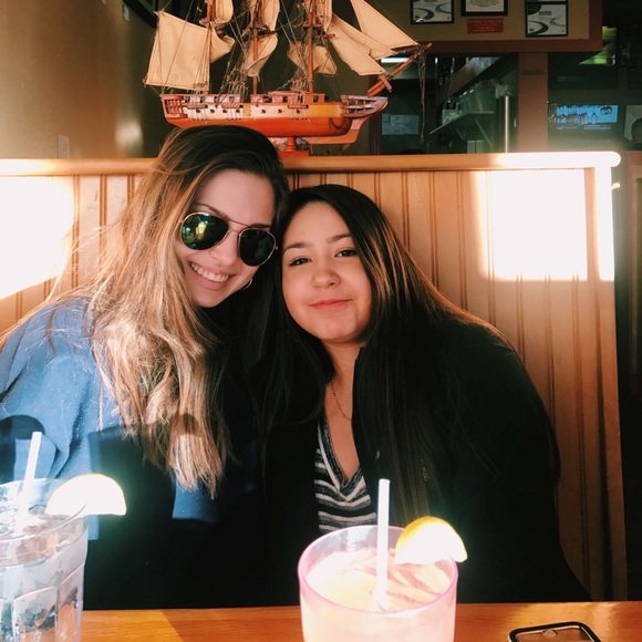 Meet your Posher, Giselle - Picture 1 of 1